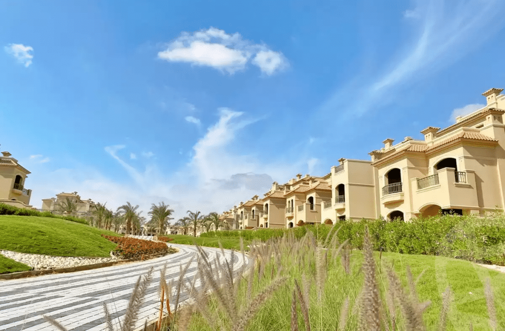 فيلا 300 م للبيع في لافيستا سيتى العاصمة الادارية