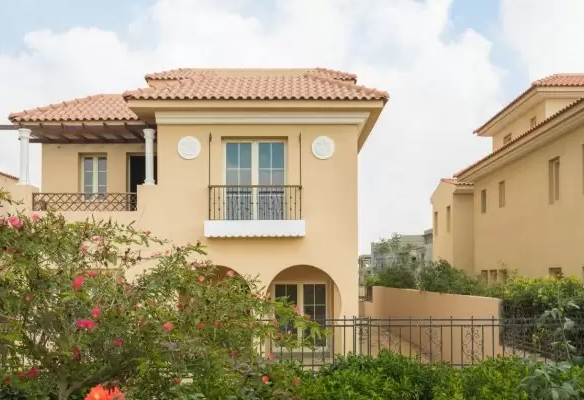 فيلا للبيع في هايد بارك التجمع الخامس 4 غرف