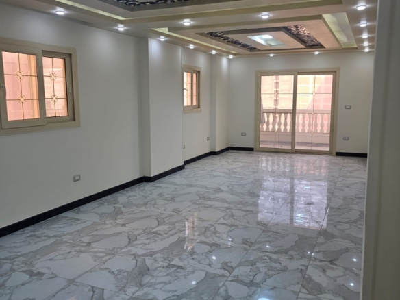 شقه فى كومبوند 180m Alex way