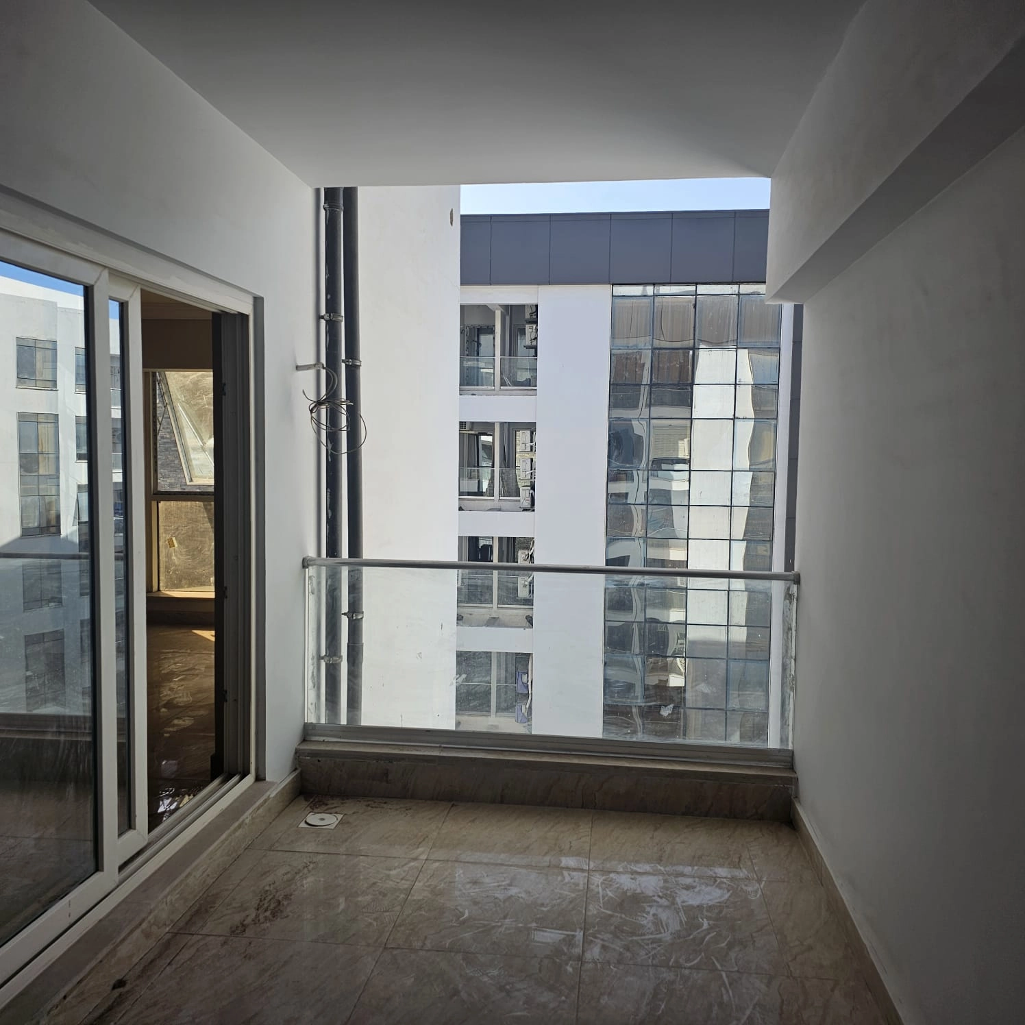 شقة مميزه بكمباوند 173m Grand View smouha